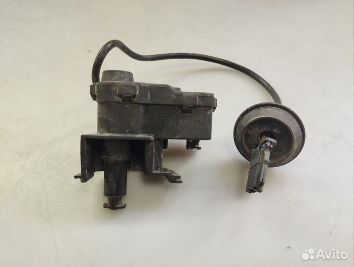 Активатор лючка бензобака Volkswagen Jetta 6