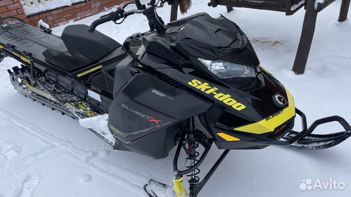 SKI-DOO summit X