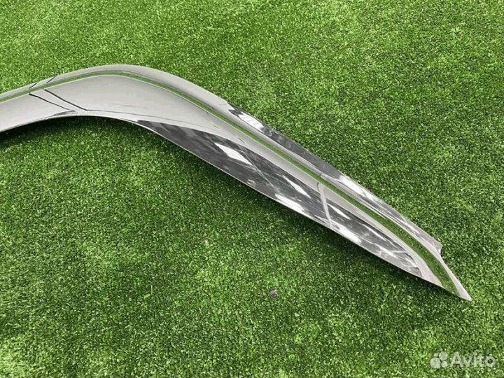 Ветровик передний правый Isuzu Elf NKR66 4HF1 1997