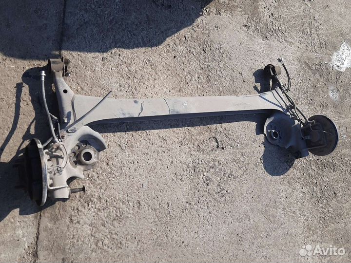 Балка задняя Vitz Yaris Funcargo