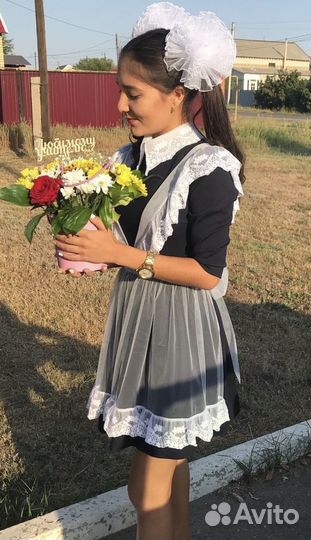 Белый школьный фартук