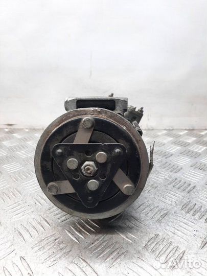 Компрессор кондиционера Peugeot 307 1.4 KFU 2003