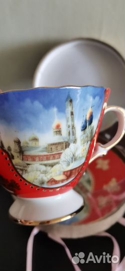 Чашка с блюдцем в подарочной коробке