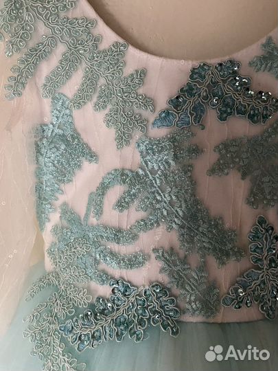 Платье нарядное для девочки 3-4 года