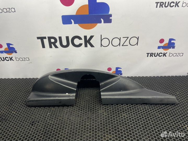 203900520 Накладка зеркала правого