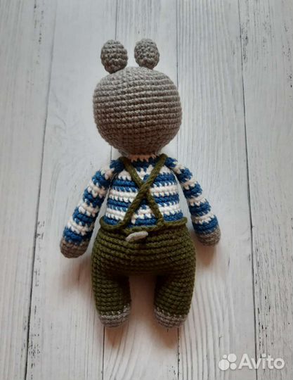 Вязаная игрушка бегемот