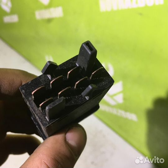 Кнопка аварийной сигнализации Ауди 100 С4