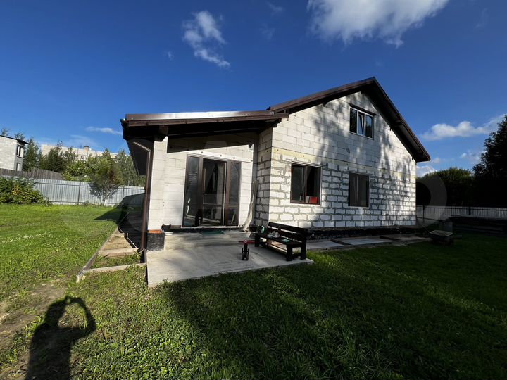 Дом 200 м² на участке 10 сот.