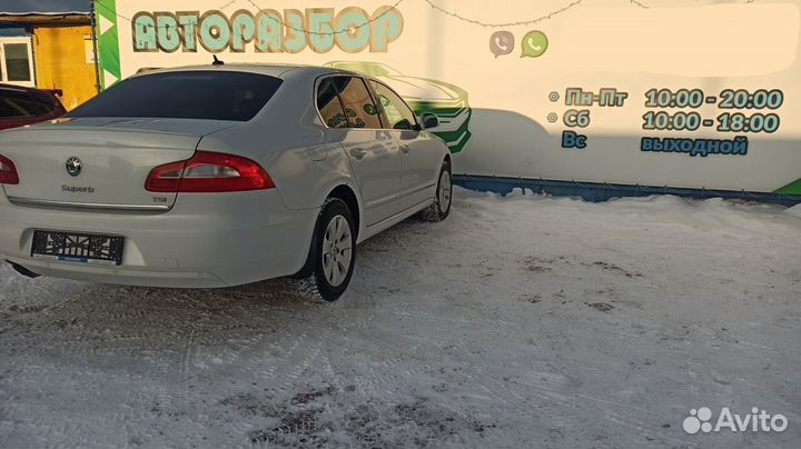 Замок двери передней левой Skoda Superb 2 5N1837015C Отличное состояние
