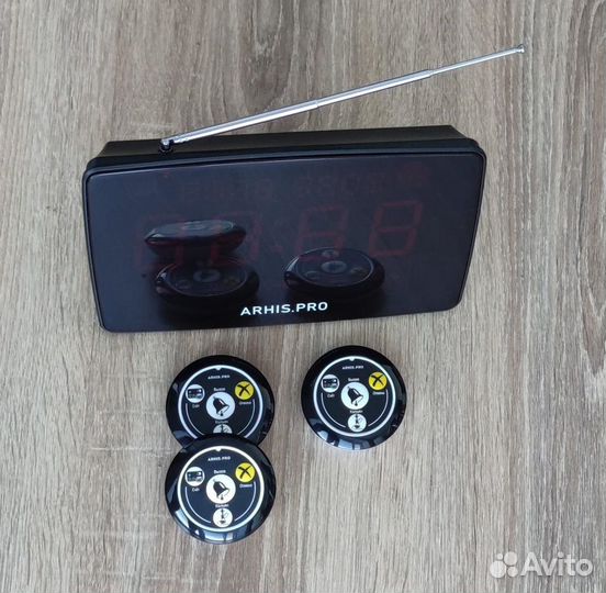 Табло вызова официанта-калянщика и кнопка вызова