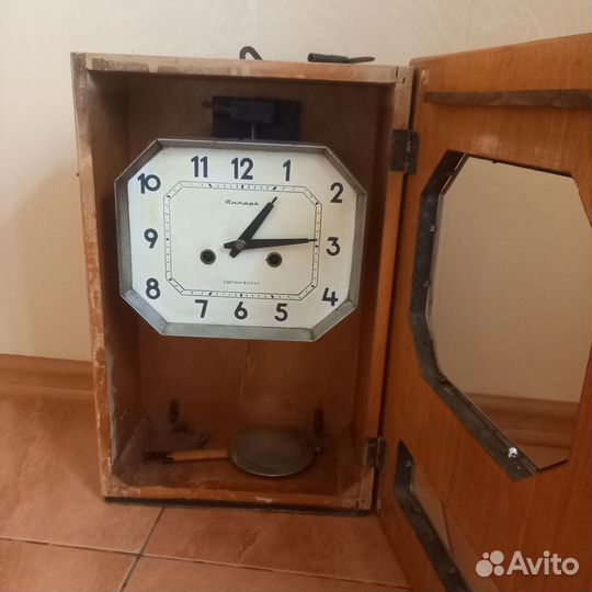 Продам настенные часы