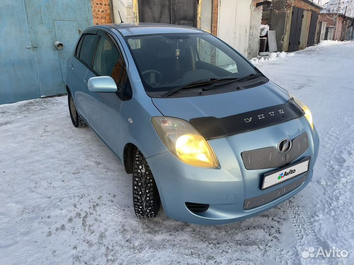 Тойота Vitz 2005