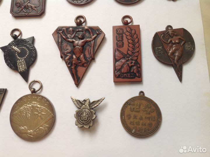 Довоенные знаки японских обществ