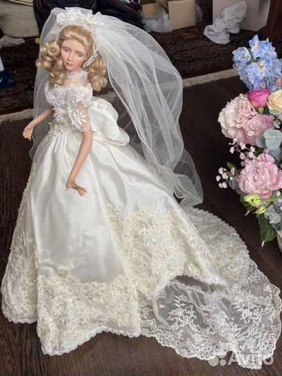 Фарфоровая коллекционная кукла Ashton Drake