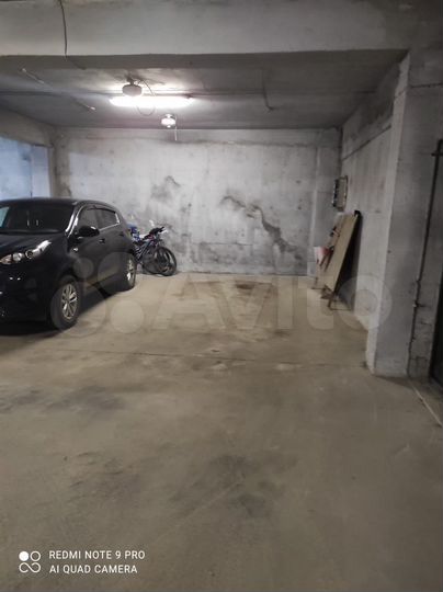 Машиноместо, 10 м²