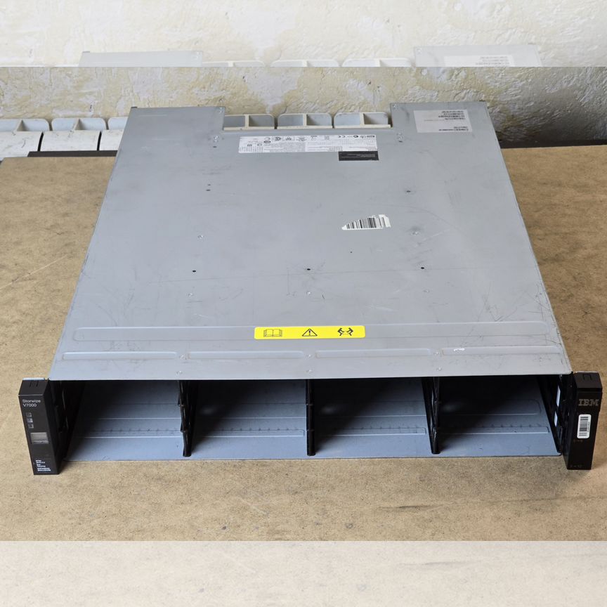 [STORWIZE] Полка Расширения Ibm V7000, 12lff, 24sff Storwize