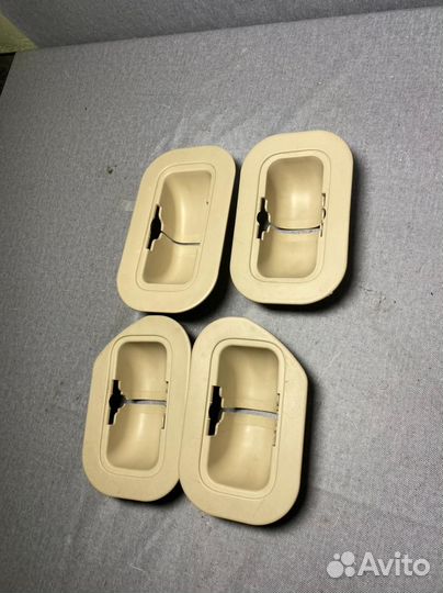 Накладка замка второго ряда сидений Lexus LX 570