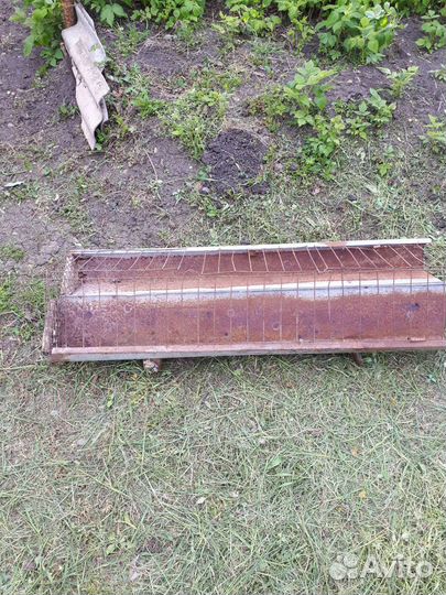 Кормушка для кур,утей