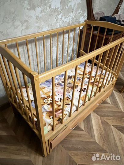 Детская кроватка