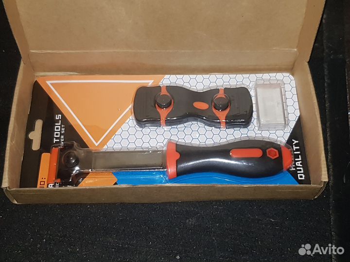 Универсальные скребки с насадками для стеклокерами