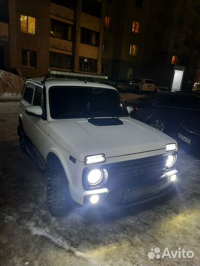 LADA 4x4 (Нива) 1.7 МТ, 1998, 300 000 км