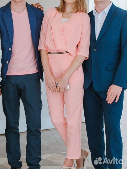 Костюм женский