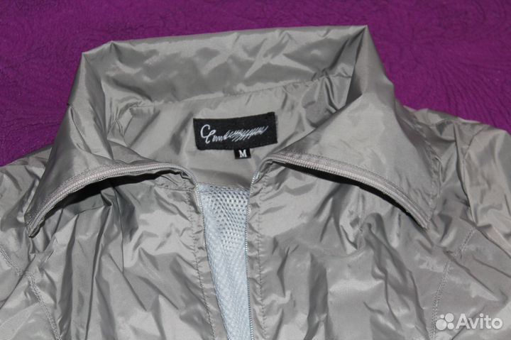 Брендовая ветровка