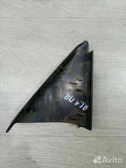 Уголок двери передний правый Renault Laguna 1