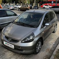 Honda Jazz 1.2 MT, 2005, 175 000 км, с пробегом, цена 530 000 руб.