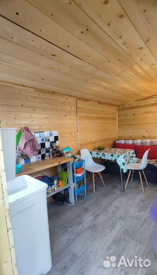 Дачный домик, бытовка