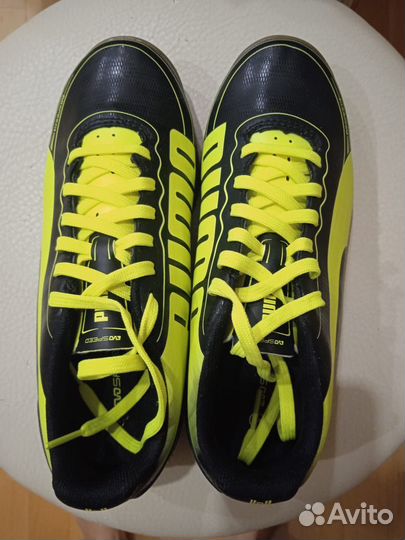 Новые детские футбольные бутсы для зала