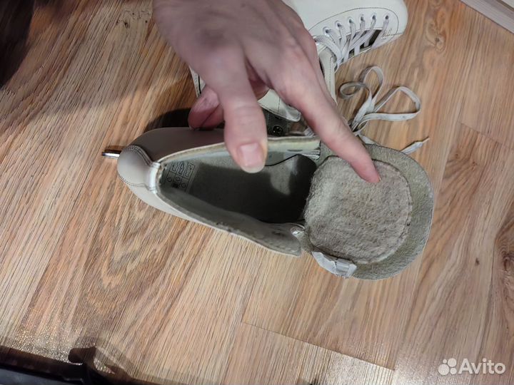 Коньки фигурные 38