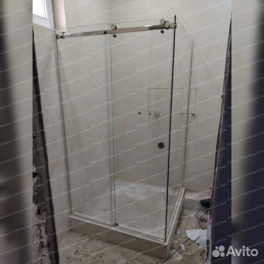 Душевой уголок из стекла 105х105