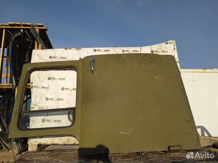 Дверь ЗИЛ 131 перед. лев. (б/у)