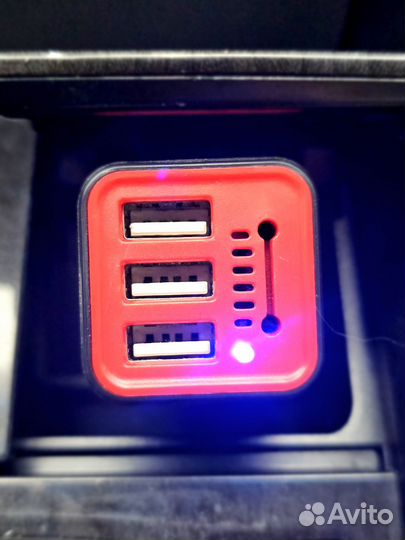 Зарядное устройство в прикуриватель с очистителем