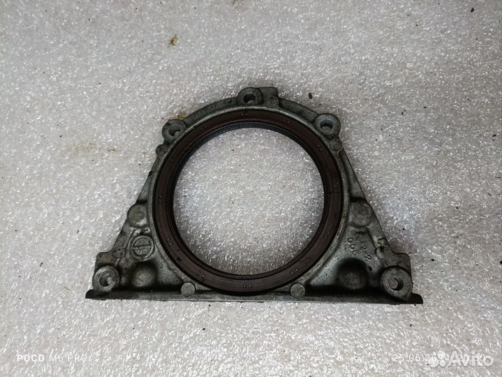 Крышка коленвала задняя Mitsubishi Grandis Chariot