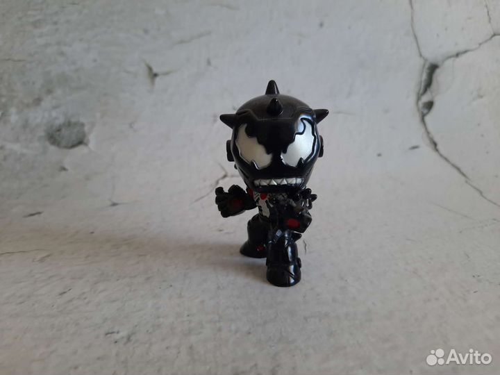 Продам фигурку железного человека