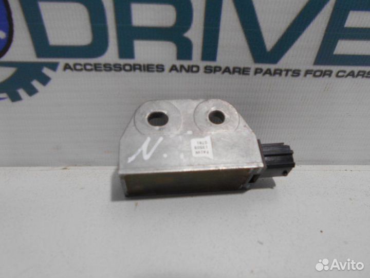 Датчик удара Nissan Tiida