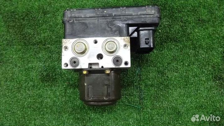 Блок abs Toyota Ist NCP65 1NZ-FE 2002/10