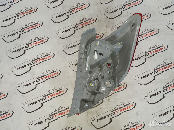 Фонарь toyota vitz KSP130 NCP131 NHP130 NSP130 NSP