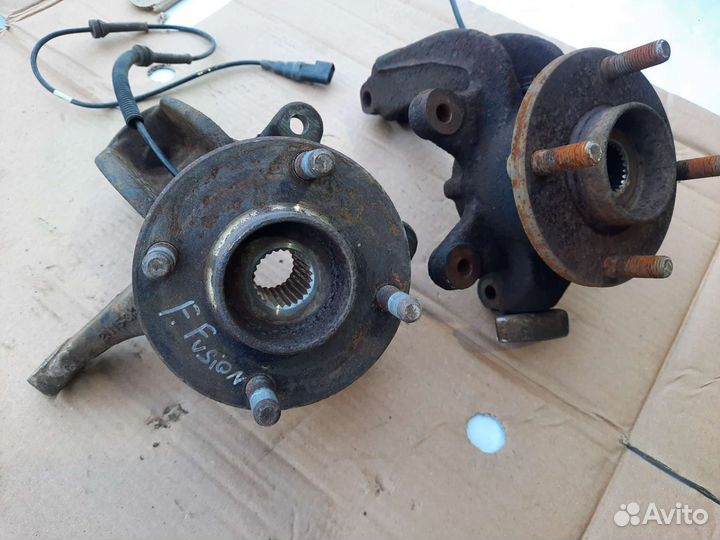 Поворотный кулак Ford Fusion R/L