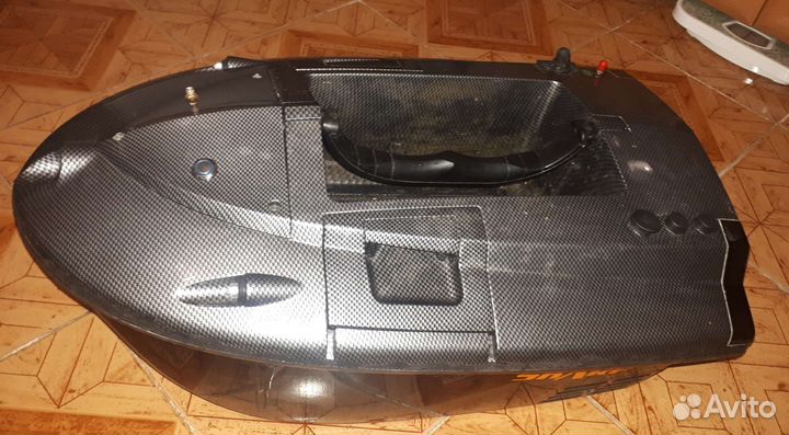 Carpboat skarp carbon +fish finder FD500
