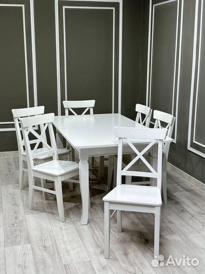 Стол и стулья в гостиную. В наличии