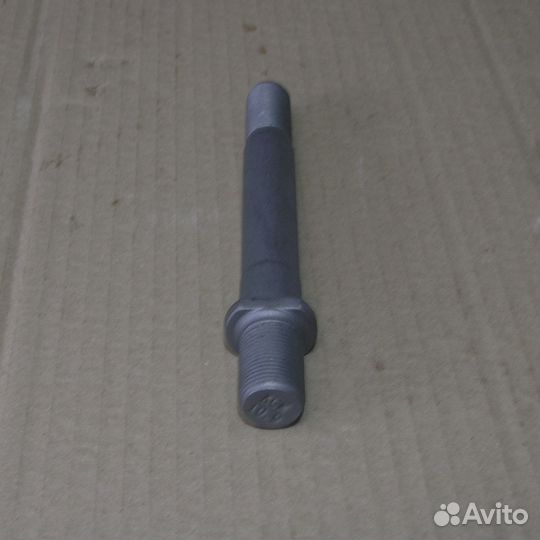 Шпилька колеса краз задняя правая М20*1,5*М18*1,5