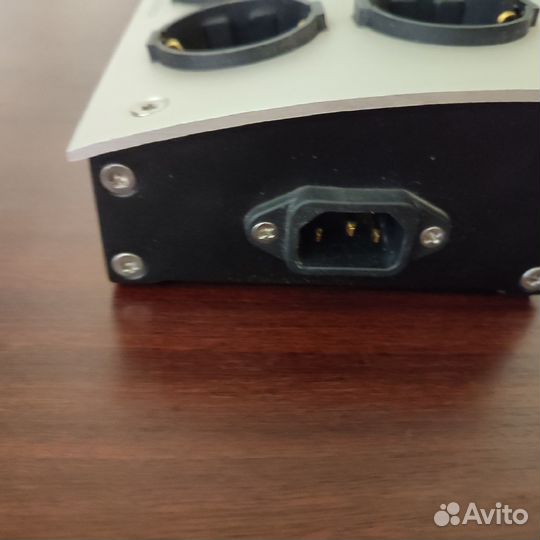 Дистрибьютор питания furutech e-TP60E
