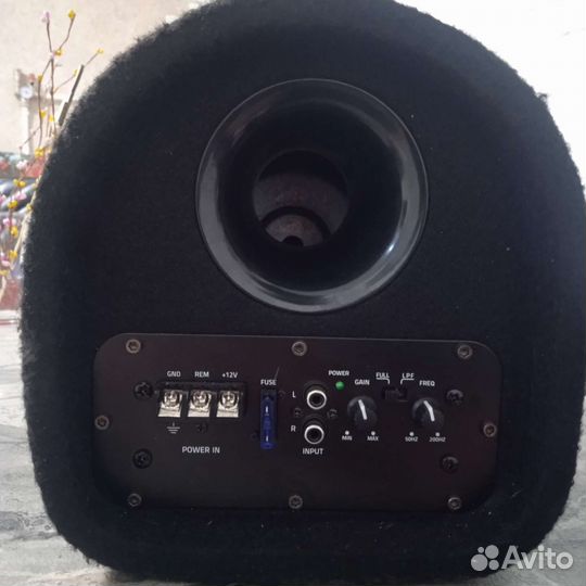 Активный сабвуфер