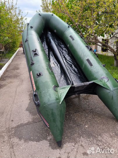 Лодка Nissamaran Tornado 320 идеальная