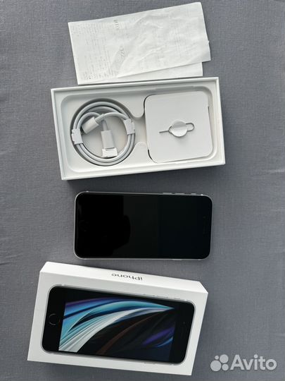 iPhone SE, 64 ГБ