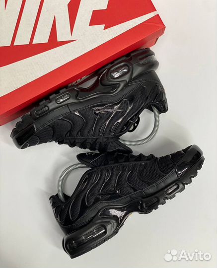 Кроссовки зимние nike tn plus