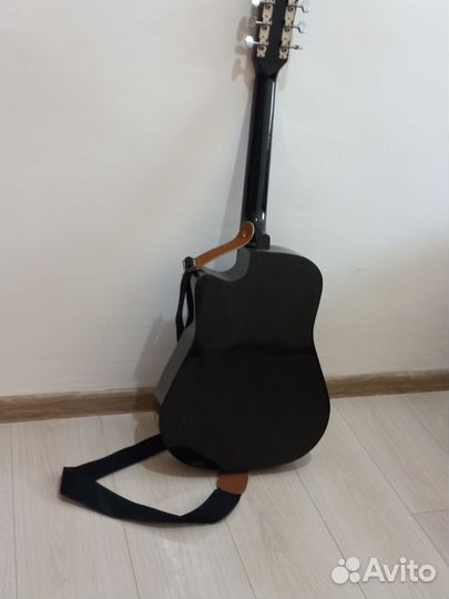 Акустическая гитара